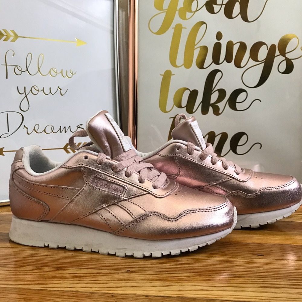 Rose Gold Reebok’s size 7.5 - Picture 2 of 4